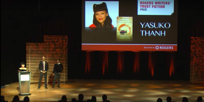 Thanh accepts the 2016 Rogers Writers' Trust Fiction Prize