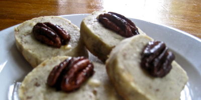 What to Eat While Reading: Savoury Stilton Pecan Shortbread