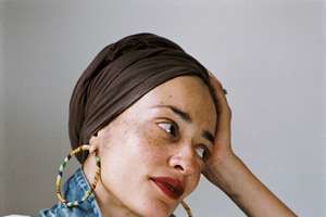 Writer at Work: “Identity is a pain in the arse” (On Zadie Smith)